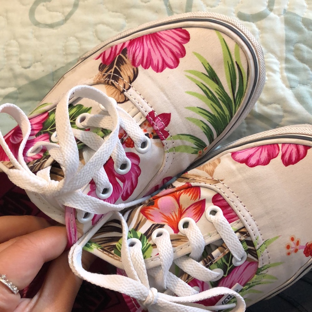 vans - Picture 2 of 4